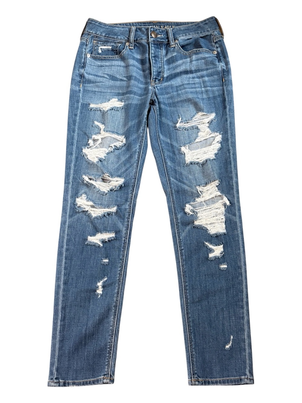 American Eagle Distressed Tomgirl Jeans. Size 4